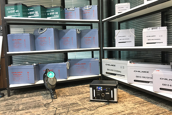 Sử dụng trang web của trạm điện di động thông minh 700w