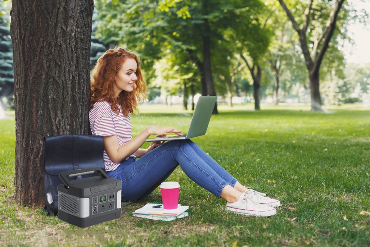 Lưu trữ năng lượng 400W Máy phát điện năng lượng mặt trời khẩn cấp để sạc